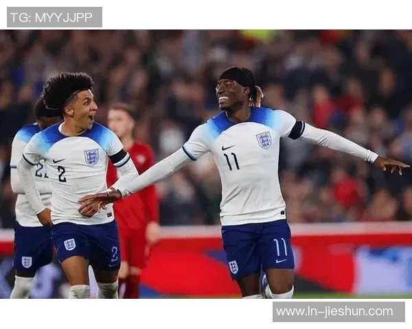 比利时与塞尔维亚激战正酣足球盛宴引发球迷热情高涨